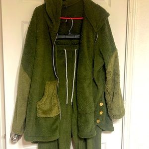 Warm zip up hoodie with matching joggers